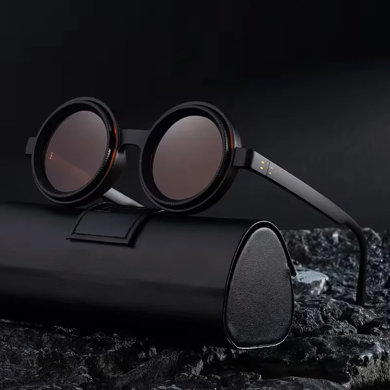 محتويات العلبة